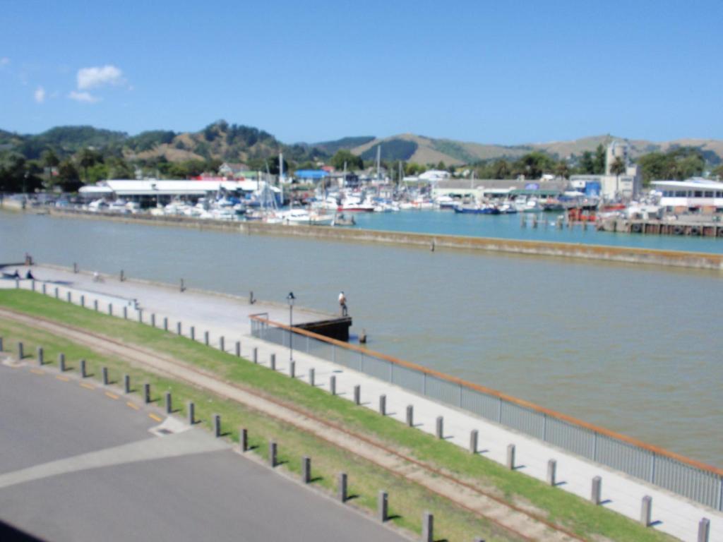 Marina View Apartments ギズボーン エクステリア 写真