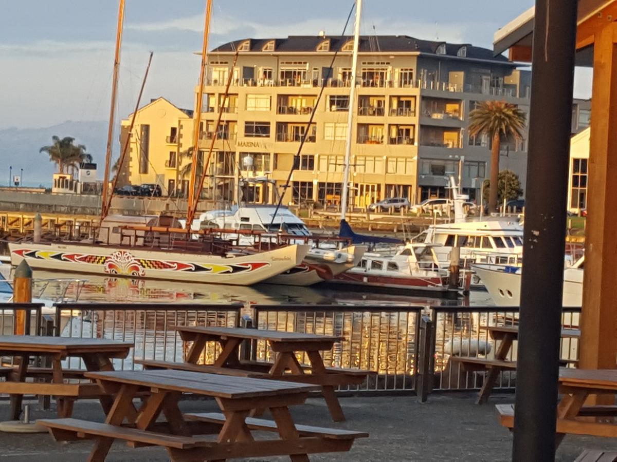 Marina View Apartments ギズボーン エクステリア 写真